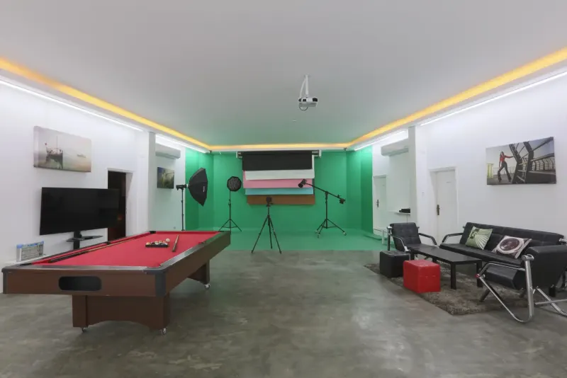 Main Studio (130 sqm)